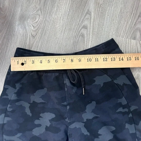 Lululemon Scuba Heritage black/gray Camo Sweatpants/Joggers - Picture 10 of 12
